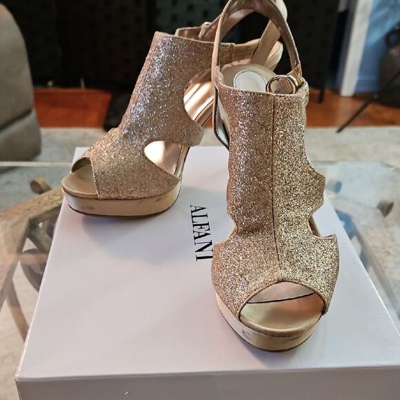 Alfani Women's Gold Glitter Heels Sz 5.5 - Picture 2 of 9